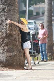Goldie Hawn feet photo thumbnail
