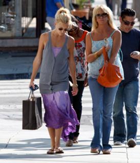 Goldie Hawn feet photo thumbnail