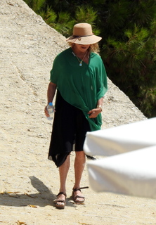 Goldie Hawn feet photo thumbnail