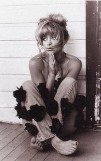 Goldie Hawn feet photo thumbnail
