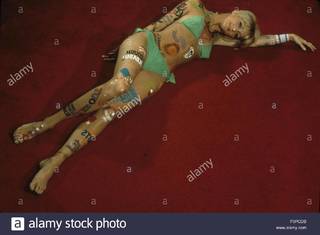 Goldie Hawn feet photo thumbnail