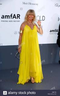 Goldie Hawn feet photo thumbnail