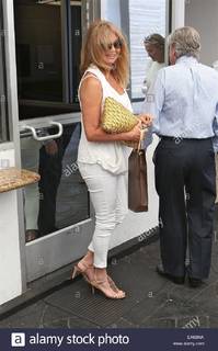 Goldie Hawn feet photo thumbnail