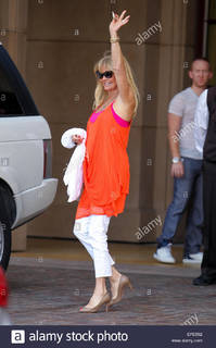 Goldie Hawn feet photo thumbnail