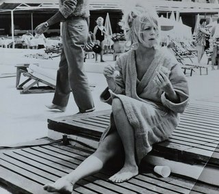 Goldie Hawn feet photo thumbnail