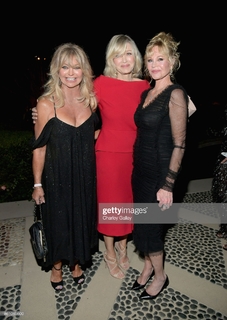 Goldie Hawn feet photo thumbnail