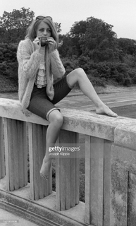 Goldie Hawn feet photo thumbnail