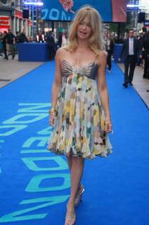 Goldie Hawn feet photo thumbnail