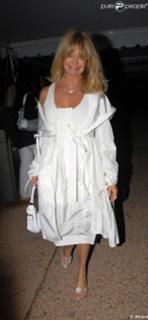 Goldie Hawn feet photo thumbnail