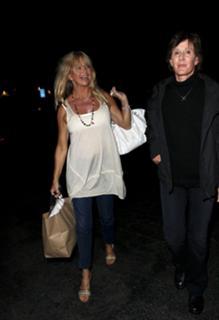 Goldie Hawn feet photo thumbnail