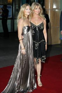 Goldie Hawn feet photo thumbnail