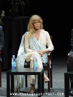 Goldie Hawn feet photo thumbnail