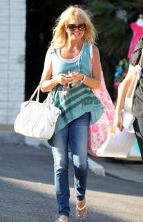 Goldie Hawn feet photo thumbnail