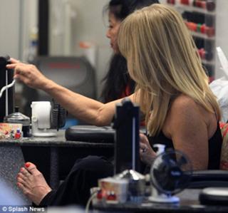 Goldie Hawn feet photo thumbnail