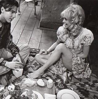 Goldie Hawn feet photo thumbnail