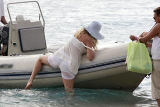 Goldie Hawn feet photo thumbnail