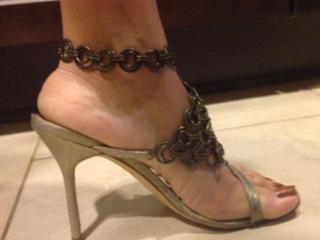 Goldie Taylor feet photo 1