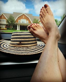 Goldie Taylor feet photo 4
