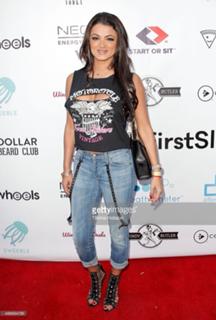 Golnesa Gharachedaghi feet photo 12