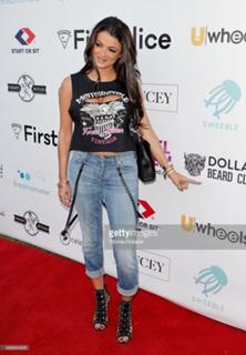Golnesa Gharachedaghi feet photo 10