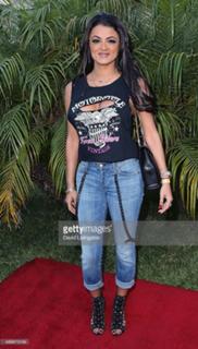 Golnesa Gharachedaghi feet photo 6