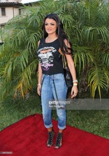 Golnesa Gharachedaghi feet photo 2