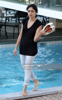 Golshifteh Farahani feet photo thumbnail