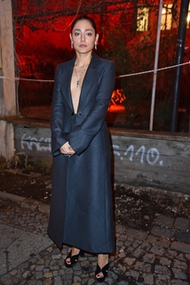 Golshifteh Farahani feet photo thumbnail