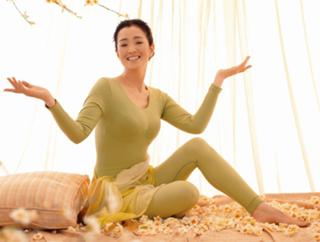 Gong Li feet photo thumbnail