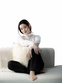 Gong Li feet photo thumbnail