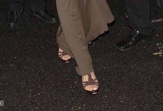 Gong Li feet photo thumbnail