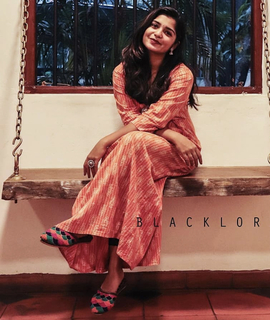 Gouri Kishan feet photo 9