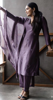 Gouri Kishan feet photo 4