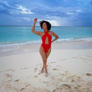 Grace Byers feet photo 8