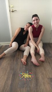 Grace Caroline Currey feet photo thumbnail