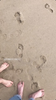 Grace Caroline Currey feet photo thumbnail