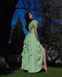 Grace Caroline Currey feet photo thumbnail