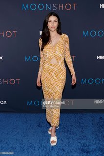 Grace Caroline Currey feet photo thumbnail