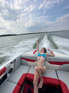Grace Charis feet photo thumbnail