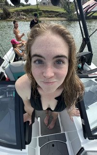 Grace Charis feet photo thumbnail