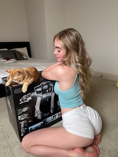 Grace Charis feet photo thumbnail