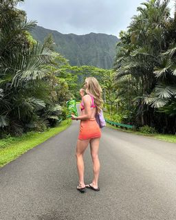 Grace Charis feet photo thumbnail