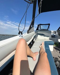 Grace Charis feet photo thumbnail