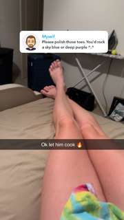 Grace Charis feet photo thumbnail