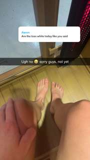 Grace Charis feet photo thumbnail
