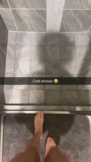 Grace Charis feet photo thumbnail