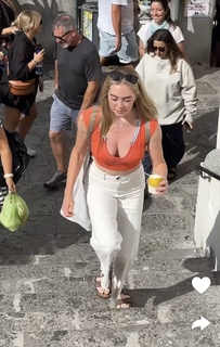 Grace Charis feet photo thumbnail