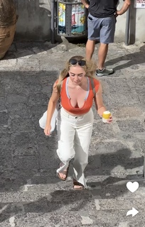 Grace Charis feet photo thumbnail