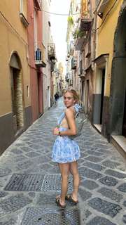 Grace Charis feet photo thumbnail
