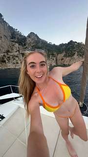 Grace Charis feet photo thumbnail